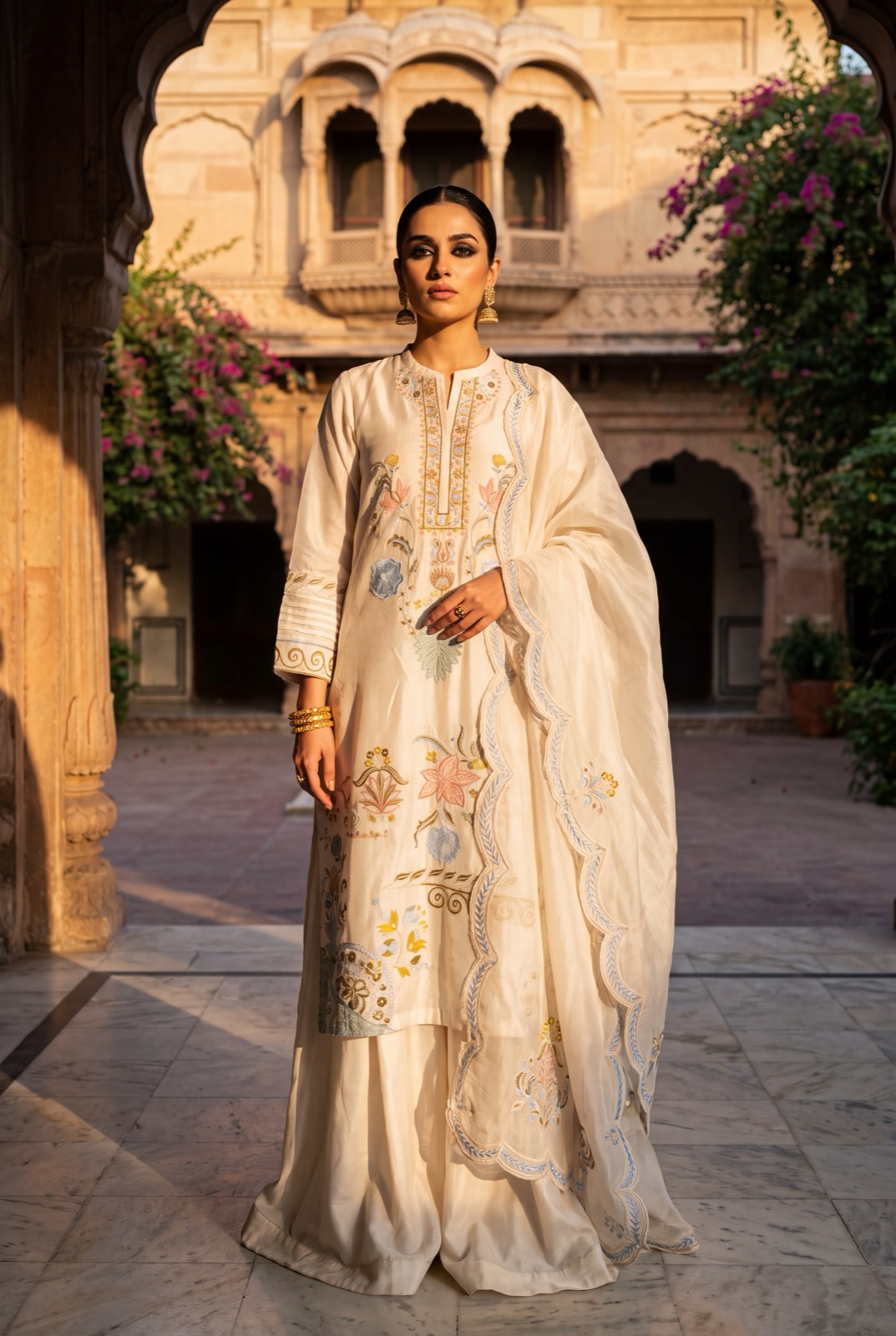 Crewel-embroidered ivory kurta with tissue-organza dupatta