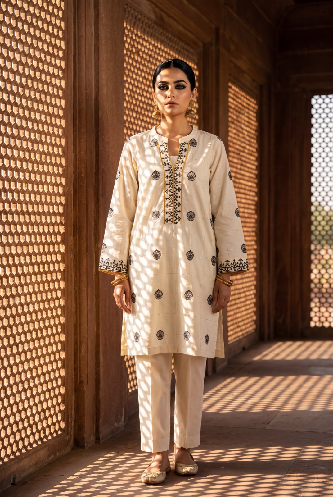 Cream lawn kurta with lurex stripe ground