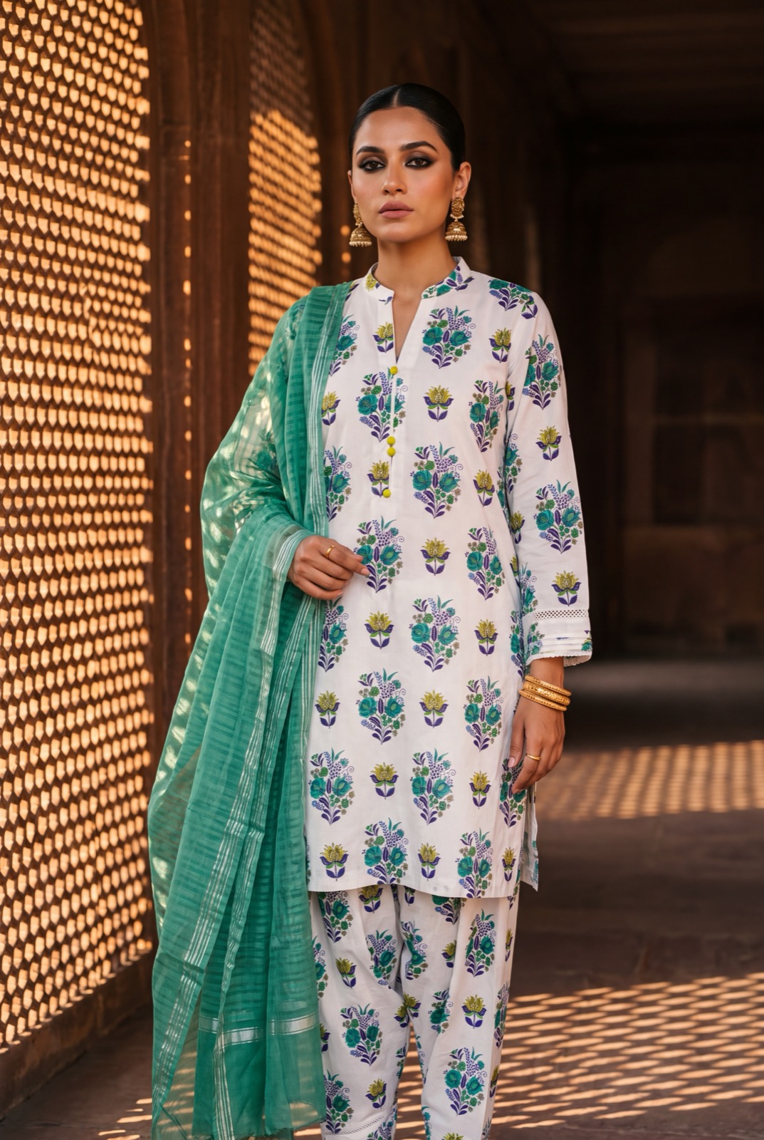 White lawn kurta with jade dupatta shot with silver lurex stripes