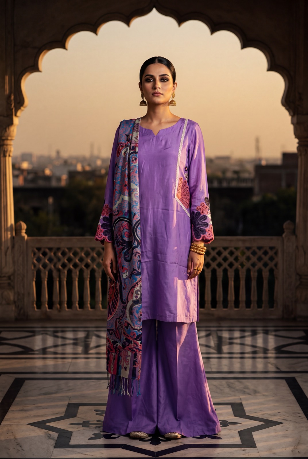 Lilac/violet kurta with printed paisley stole